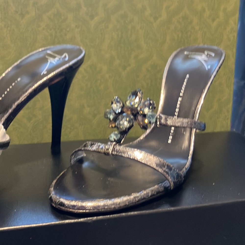 Giuseppe Zanotti 38 gorgeous perfect one wear!  $350